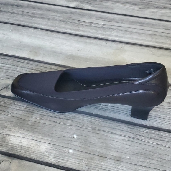 Black Naturalizer Pumps 838N19  Sz 9W - Picture 3 of 8